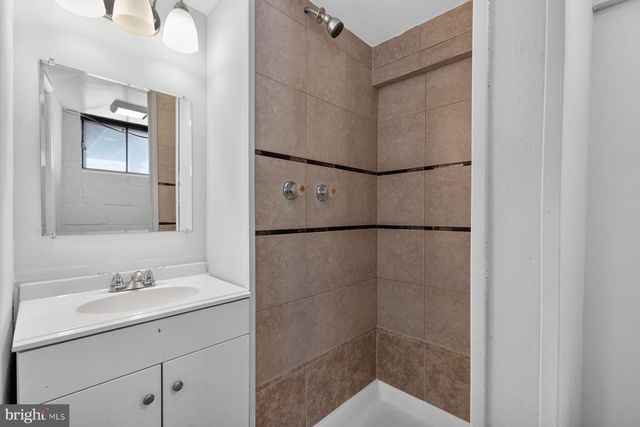 1524 BARKLEY AVE, Baltimore, MD 21221