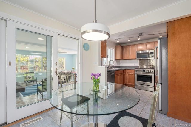 865 Track Avenue, Cutchogue, NY 11935