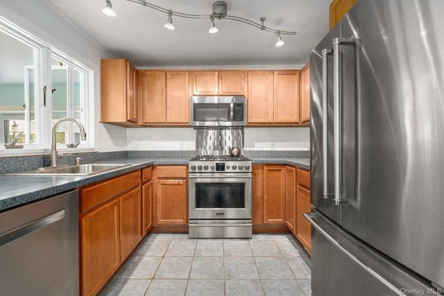 865 Track Avenue, Cutchogue, NY 11935