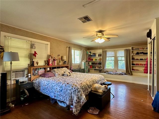 518 E Kenedy Ave, Kingsville, TX 78363