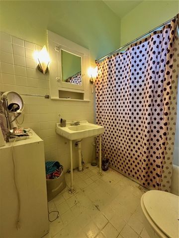 518 E Kenedy Ave, Kingsville, TX 78363