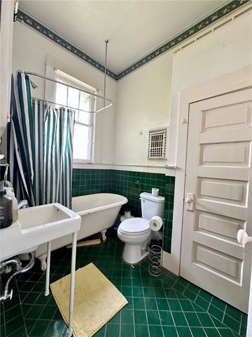 518 E Kenedy Ave, Kingsville, TX 78363