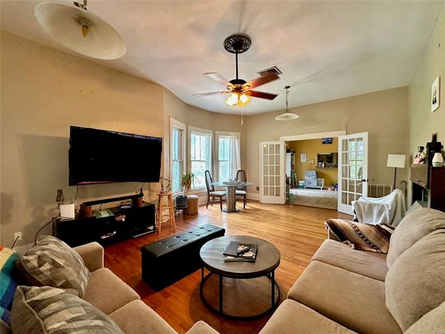 518 E Kenedy Ave, Kingsville, TX 78363