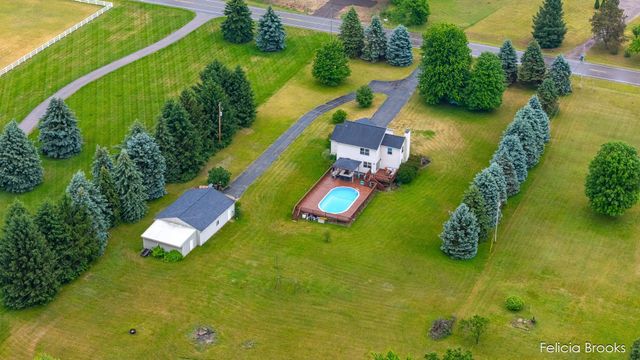 3123 140th Avenue, Dorr, MI 49323