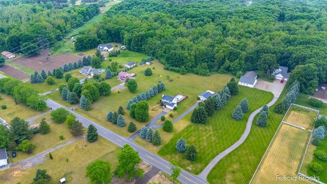 3123 140th Avenue, Dorr, MI 49323