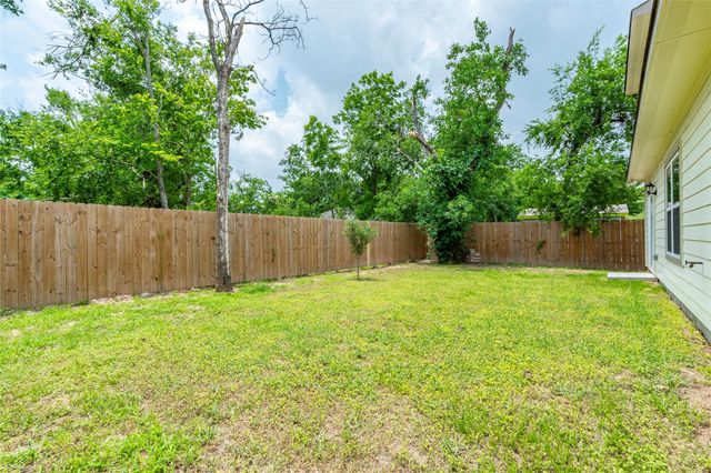 9718 Bennett Street, Houston, TX 77029