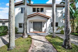 527 SW 20th Rd, Miami, FL 33129