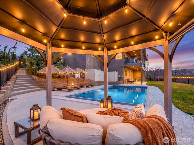 317 Stoneridge Drive, East Wenatchee, WA 98802