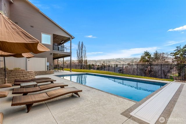 317 Stoneridge Drive, East Wenatchee, WA 98802