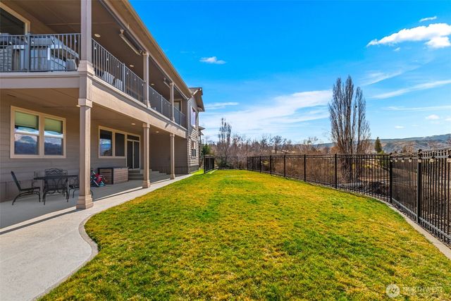 317 Stoneridge Drive, East Wenatchee, WA 98802