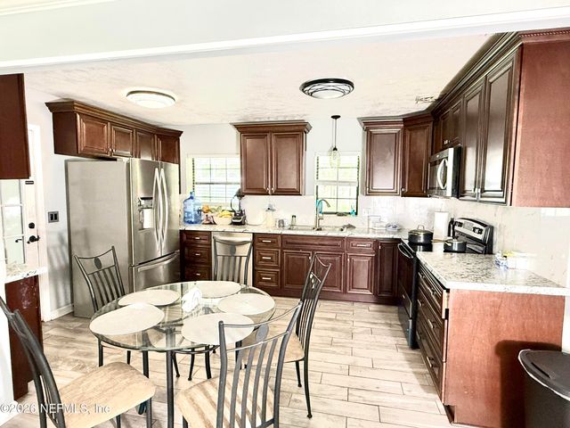 10162 HERNDON Road, Jacksonville, FL 32246