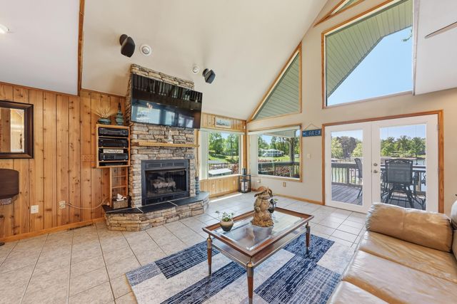 337 Emerald Pointe, Penhook, VA 24137