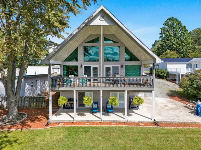 337 Emerald Pointe, Penhook, VA 24137