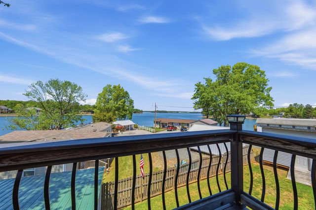 337 Emerald Pointe, Penhook, VA 24137