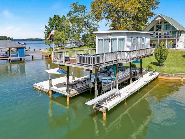 337 Emerald Pointe, Penhook, VA 24137