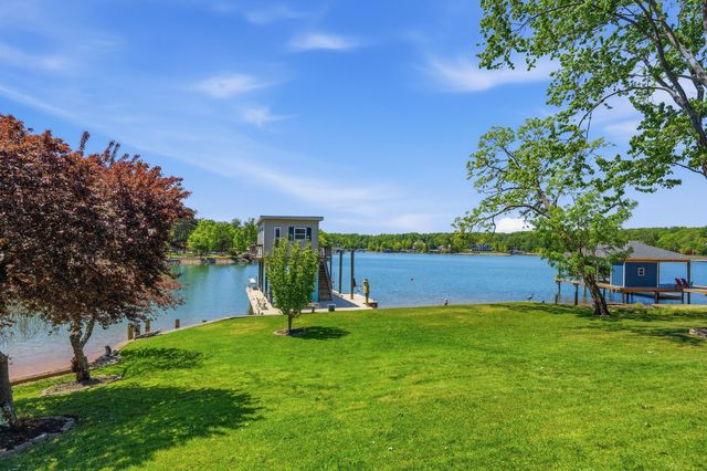337 Emerald Pointe, Penhook, VA 24137