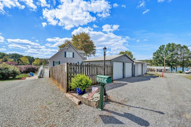 337 Emerald Pointe, Penhook, VA 24137