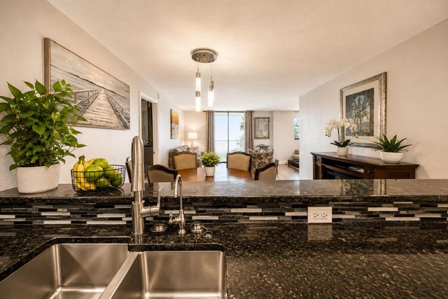 5201 NW 2ND Avenue 4150, Boca Raton, FL 33487