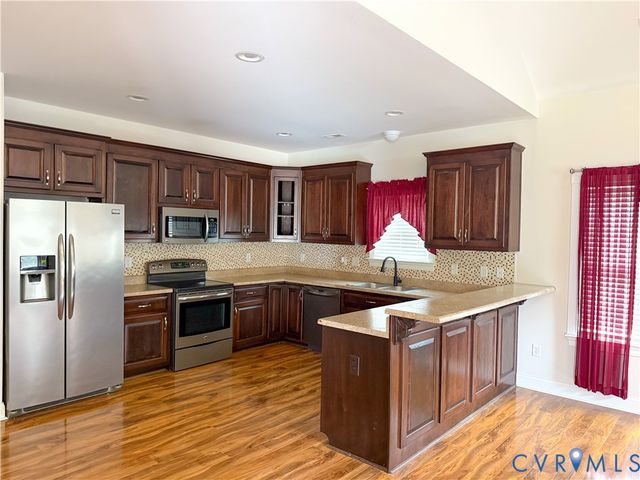 3403 Cobblestone Ln, Hopewell, VA 23860