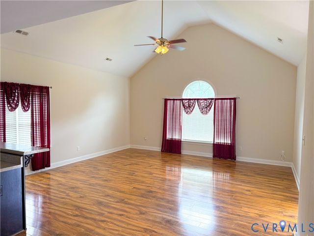 3403 Cobblestone Ln, Hopewell, VA 23860