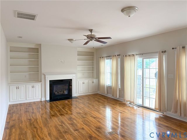 3403 Cobblestone Ln, Hopewell, VA 23860