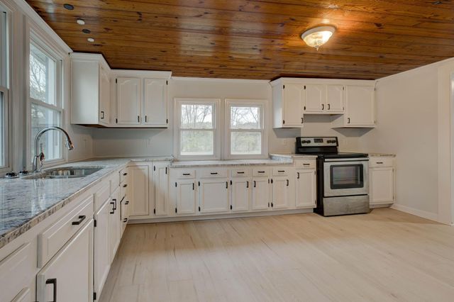 7700 Levee Road, Jeffersonville, KY 40337