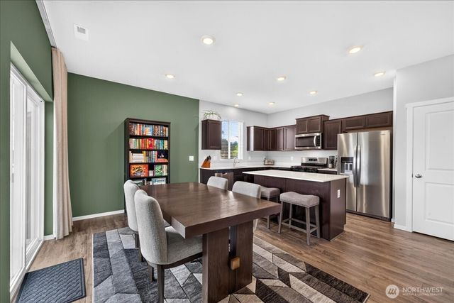 1033 SW Pendleton Way, Port Orchard, WA 98367