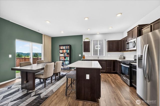 1033 SW Pendleton Way, Port Orchard, WA 98367