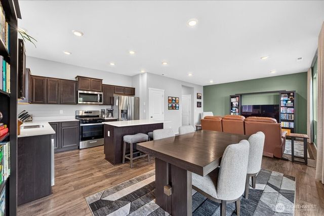 1033 SW Pendleton Way, Port Orchard, WA 98367