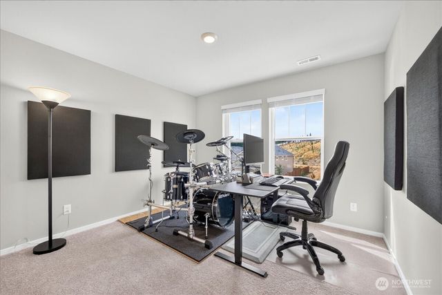 1033 SW Pendleton Way, Port Orchard, WA 98367