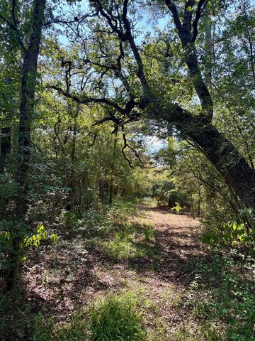 8954 County Road 353, Gause, TX 77857