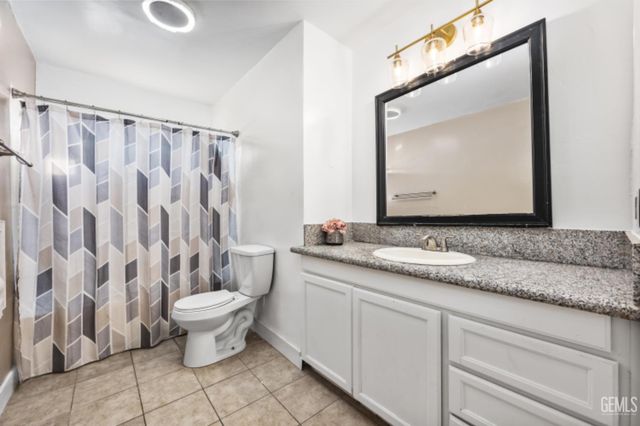 2705 Colleen Street, Bakersfield, CA 93309