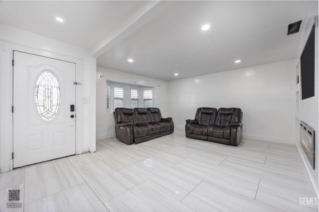 2705 Colleen Street, Bakersfield, CA 93309