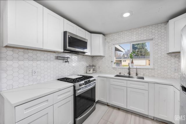 2705 Colleen Street, Bakersfield, CA 93309