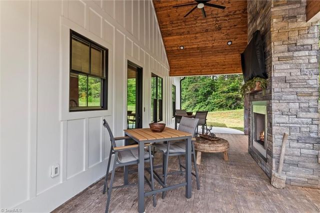 631 Hauser Road, Pinnacle, NC 27043