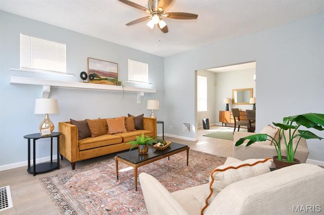 3011 Iowa Avenue, St Louis, MO 63118