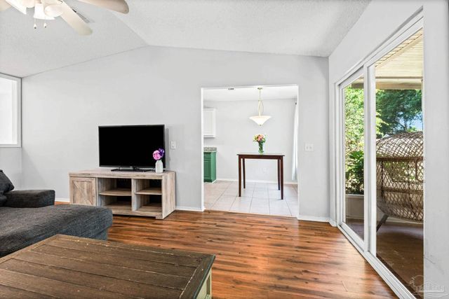 5475 Chantilly Cir, Milton, FL 32583