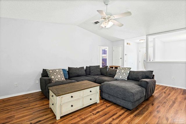 5475 Chantilly Cir, Milton, FL 32583