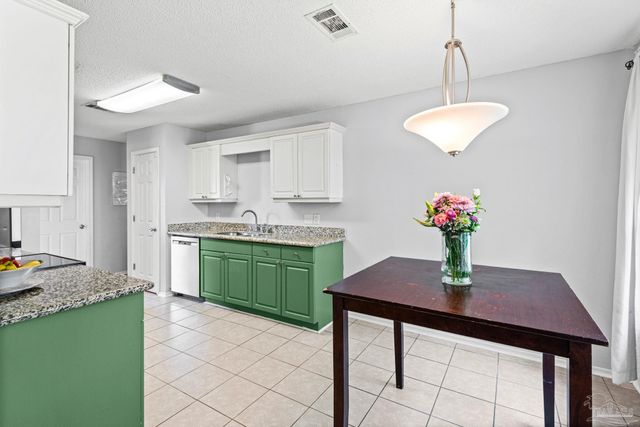 5475 Chantilly Cir, Milton, FL 32583