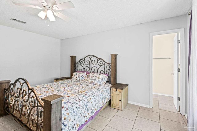 5475 Chantilly Cir, Milton, FL 32583