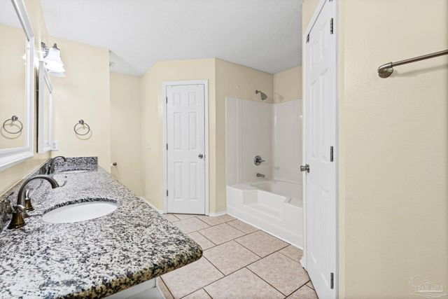 5475 Chantilly Cir, Milton, FL 32583