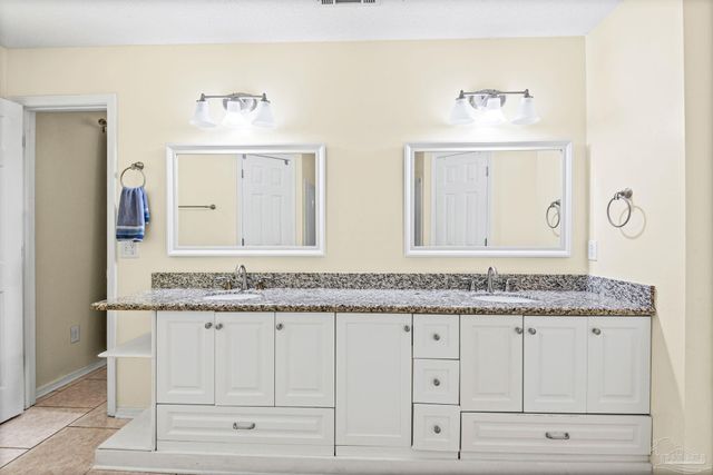 5475 Chantilly Cir, Milton, FL 32583