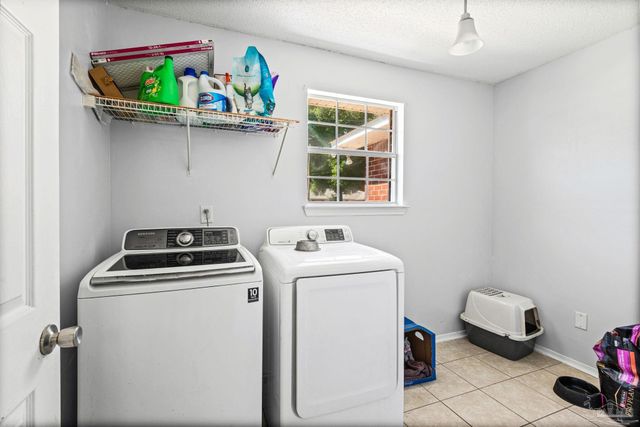 5475 Chantilly Cir, Milton, FL 32583