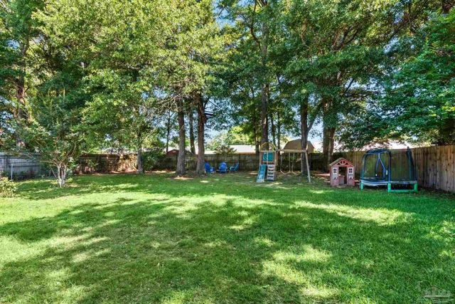 5475 Chantilly Cir, Milton, FL 32583