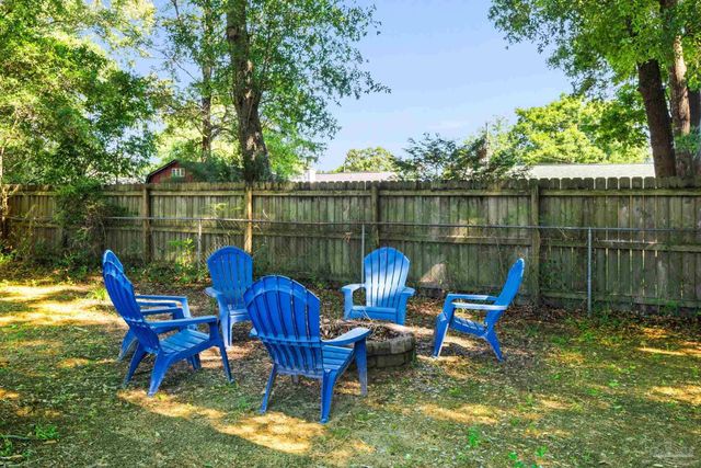 5475 Chantilly Cir, Milton, FL 32583