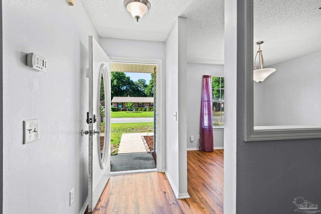 5475 Chantilly Cir, Milton, FL 32583