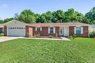 5475 Chantilly Cir, Milton, FL 32583