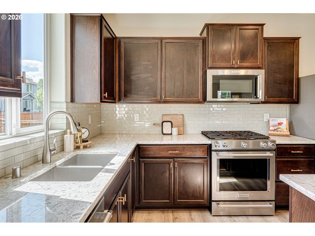1790 BLACKTAIL Ln, Woodland, WA 98674