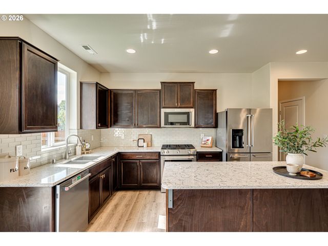 1790 BLACKTAIL Ln, Woodland, WA 98674
