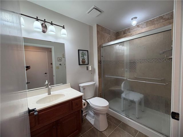 1328 W Jenkins Boulevard, Raymore, MO 64083